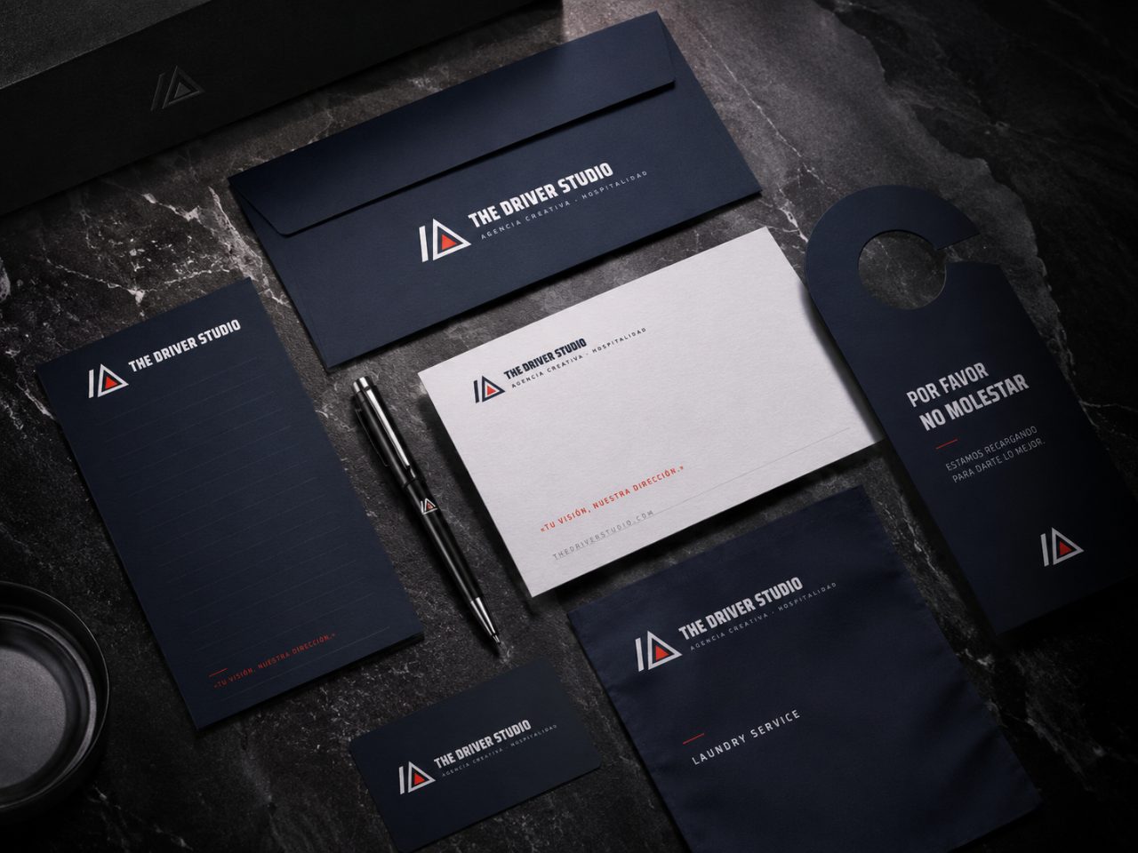 Papelería & set · exploración de marca The Driver Studio