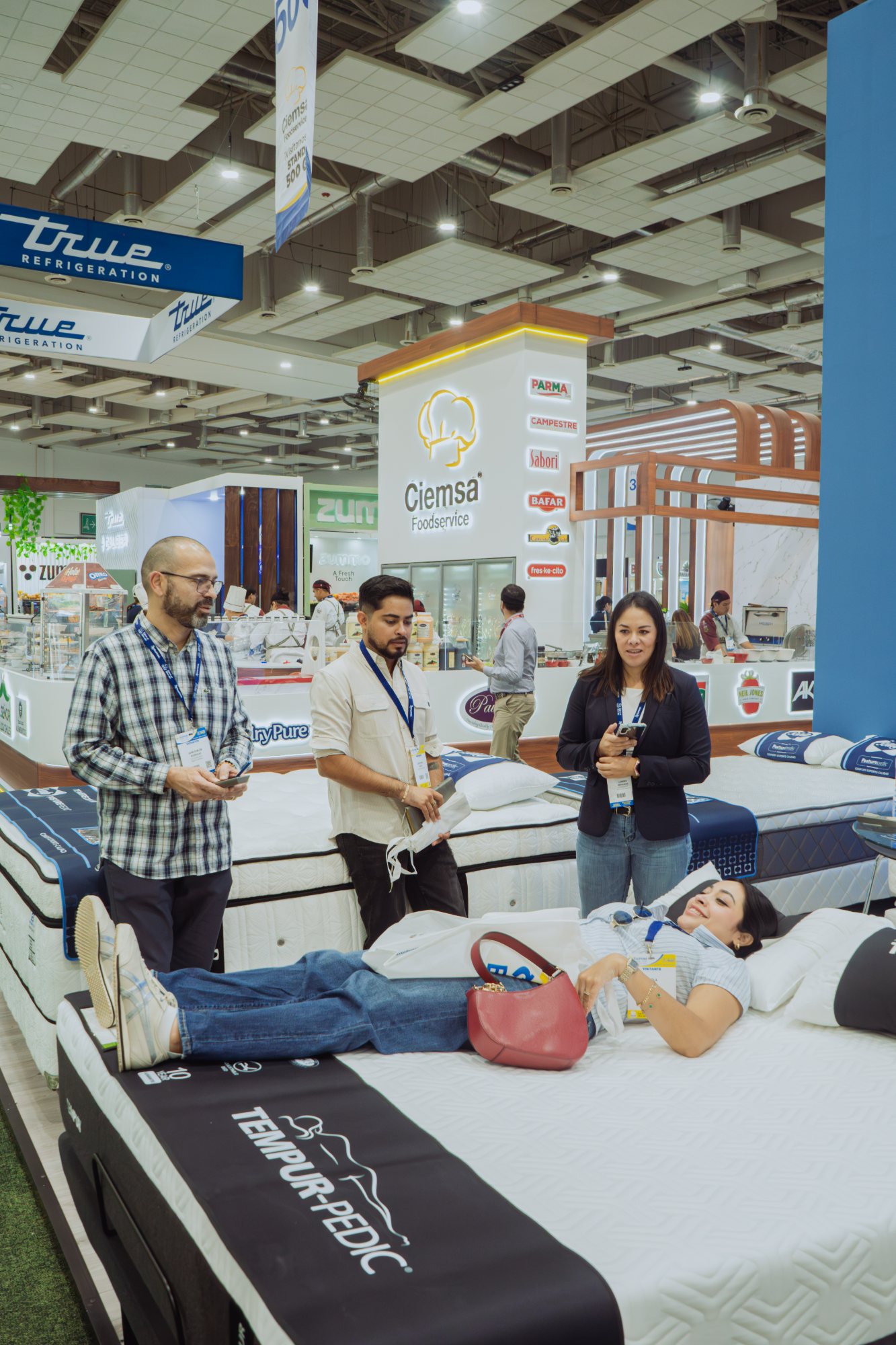 Stand de colchones en ExpHotel Vallarta